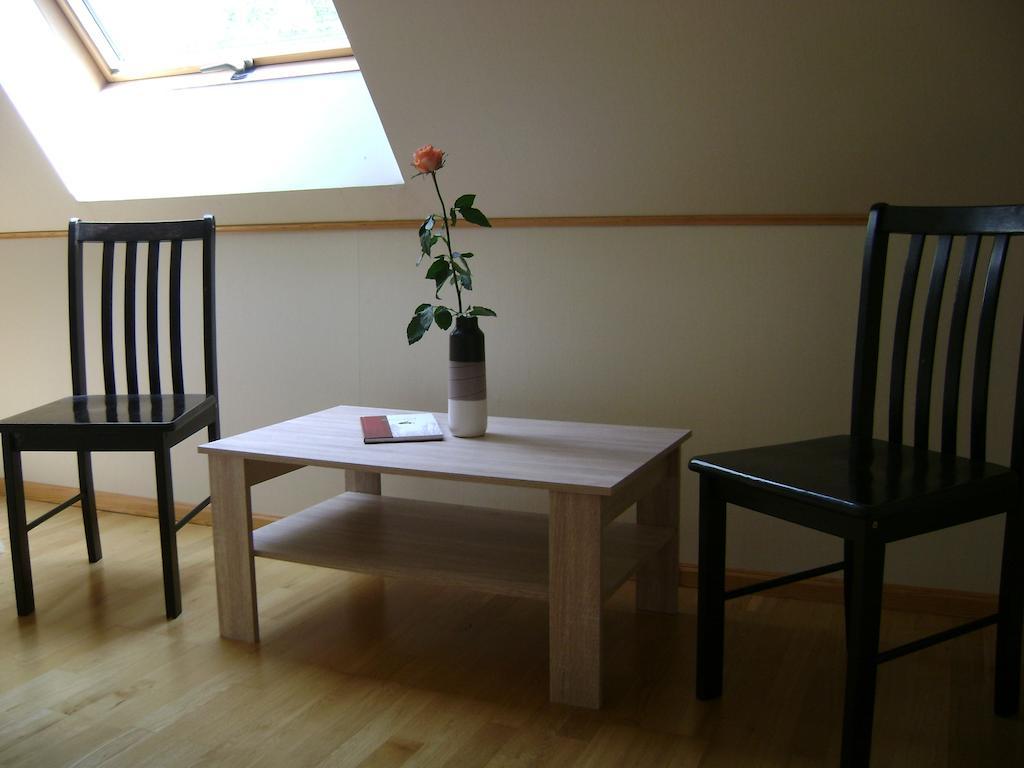 Mere Holiday House Salme Ngoại thất bức ảnh